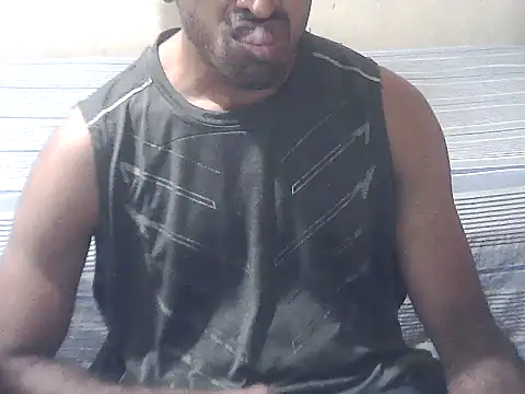 ROCKY_USA_18 live room snapshot on Stripchat