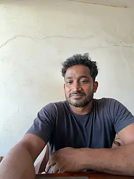 Rabi_BULKBEAST live room snapshot on Stripchat