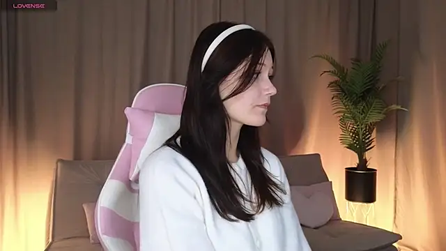 RainiBell captura de la sala en vivo en Stripchat