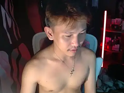 RalfAsian25 momentopname van live room op Stripchat