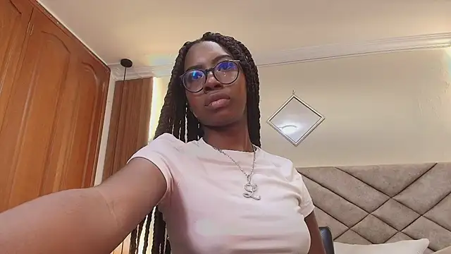 Raquel_jones captura de la sala en vivo en Stripchat