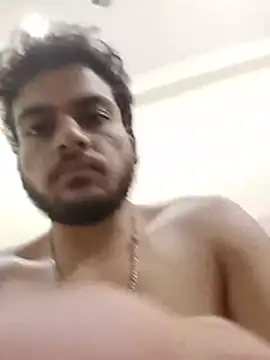 Realcumshow captura de la sala en vivo en Stripchat