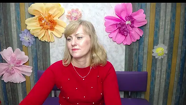 RebecaMarti снимок онлайн-комнаты на Stripchat