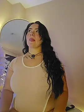 Rhea_Lux live room snapshot on Stripchat