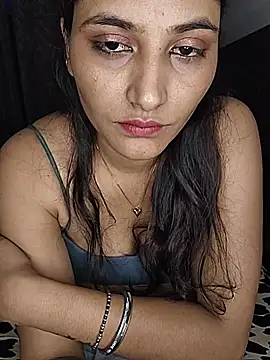 Richa_Babes снимок онлайн-комнаты на Stripchat