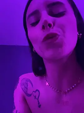 RinNox live room snapshot on Stripchat