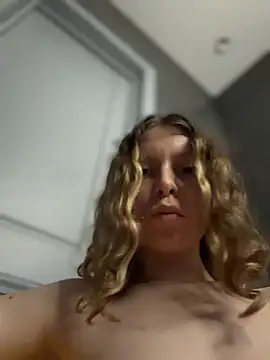 RinaMood Momentaufnahme des Live-Raums auf Stripchat