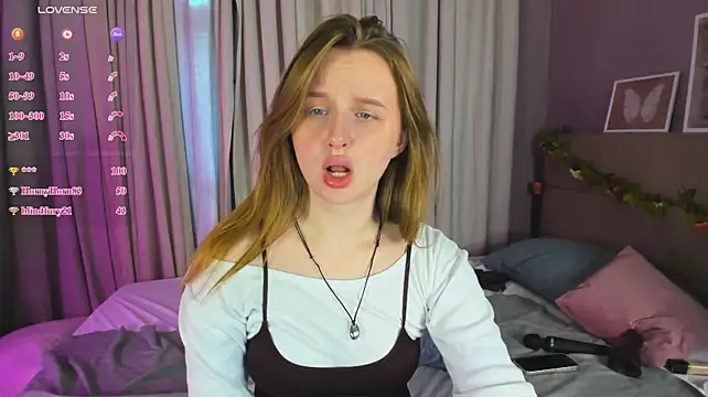 Rina_Panic momentopname van live room op Stripchat