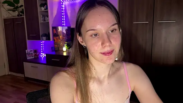 Rina_Right Momentaufnahme des Live-Raums auf Stripchat
