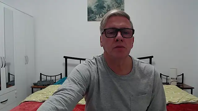 RobertStripX captura da sala ao vivo na Stripchat