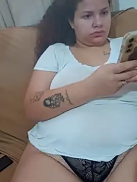 RobertaRabao021 Momentaufnahme des Live-Raums auf Stripchat