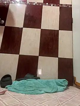 RobertoBG27 live room snapshot on Stripchat