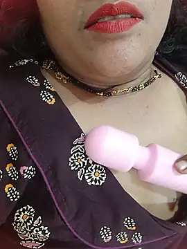 Rukmini_Rukku_97 Momentaufnahme des Live-Raums auf Stripchat