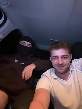 SARIKOLA31 live room snapshot on Stripchat