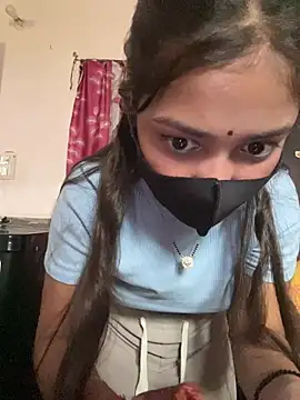 SIMMI_CHOUDHARY live room snapshot on Stripchat