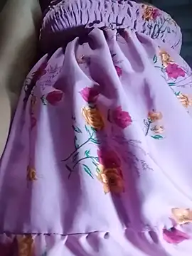 SLNISHU live room snapshot on Stripchat