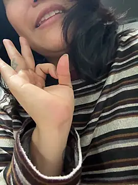 SOLMARChinix captura de la sala en vivo en Stripchat