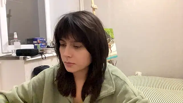 SaintMari live room snapshot on Stripchat