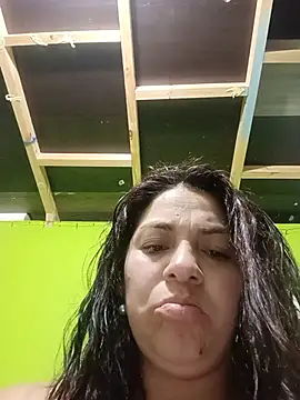 SalmaParis_Lm снимок онлайн-комнаты на Stripchat