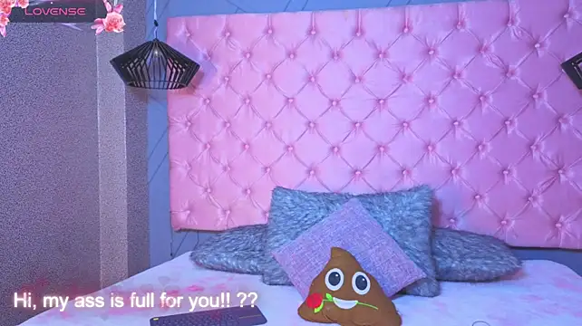 Sara-Messy momentopname van live room op Stripchat