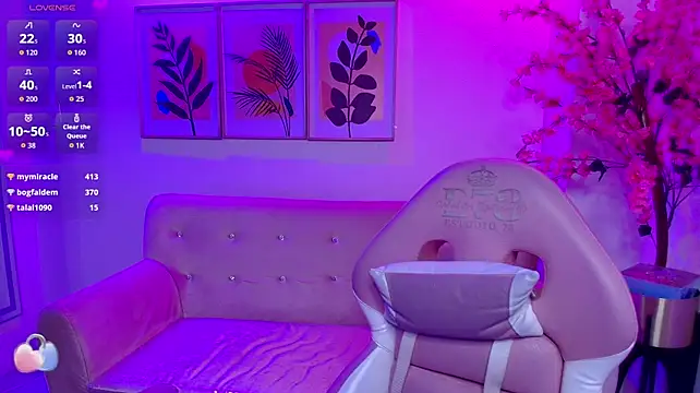 Sara_strawberry снимок онлайн-комнаты на Stripchat