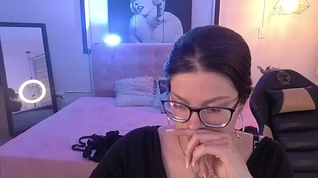 Sara_valderrama_ Momentaufnahme des Live-Raums auf Stripchat