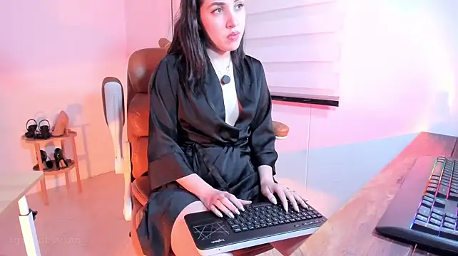SarahCastillo_ снимок онлайн-комнаты на Stripchat