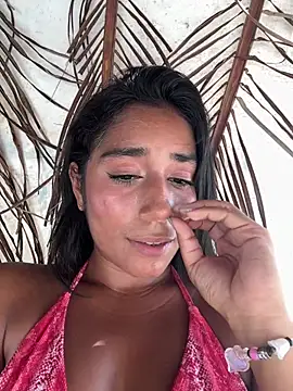 SaryJonex live room snapshot on Stripchat