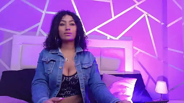 ScarlettVice__ captura de la sala en vivo en Stripchat