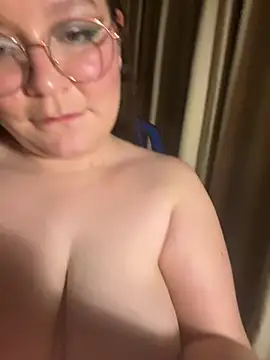 SecsiMoon live room snapshot on Stripchat