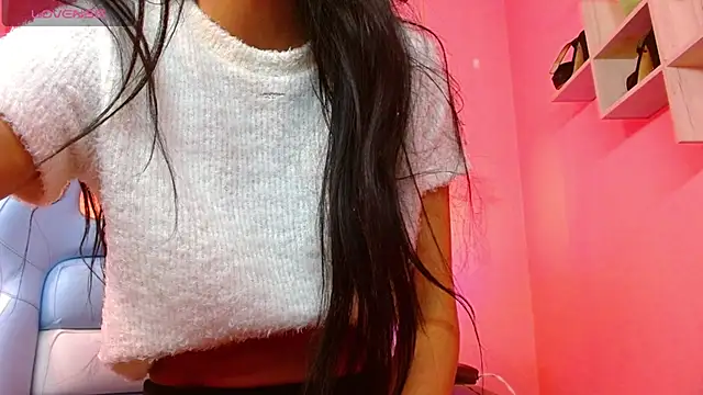 Seleny_fitness live room snapshot on Stripchat