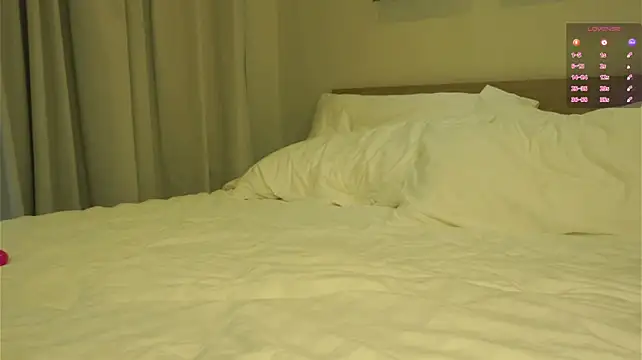 SepiahLune captura de la sala en vivo en Stripchat