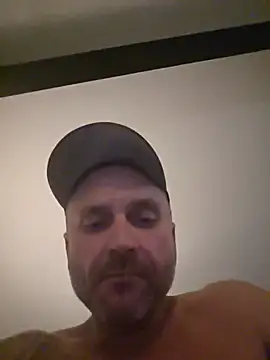 Sheldon8to23 live room snapshot on Stripchat