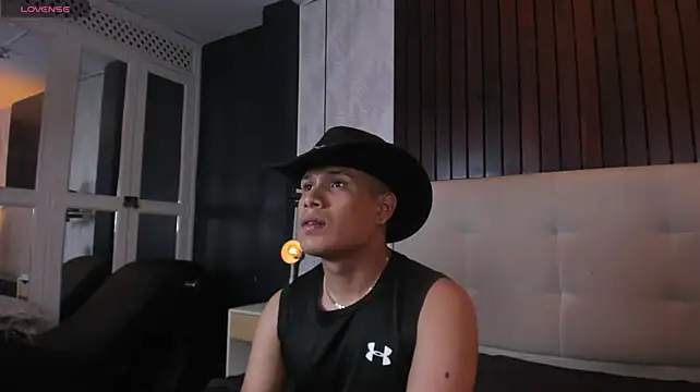 Simone_Hess momentopname van live room op Stripchat