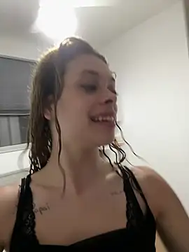 SkySparkle live room snapshot on Stripchat