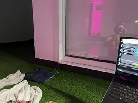 Son_Gokuu live room snapshot on Stripchat