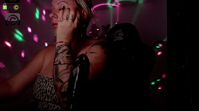 SonyaDevon live room snapshot on Stripchat