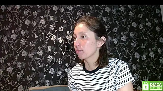 Sophi_Cute live room snapshot on Stripchat