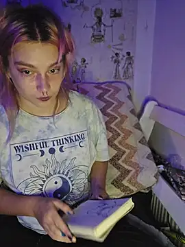 Sophie_Bell captura de la sala en vivo en Stripchat