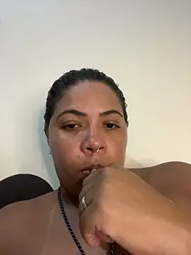 SoyZah_Pozuda momentopname van live room op Stripchat