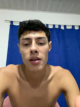 Soyalejomarquez captura de la sala en vivo en Stripchat