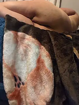 Squirtybbwslut live room snapshot on Stripchat