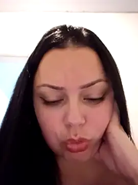 StellaPeituda live room snapshot on Stripchat