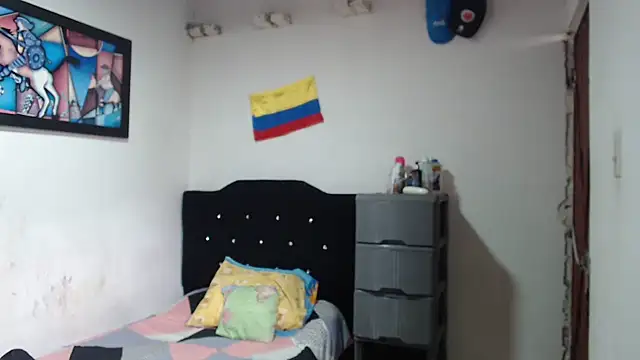 Stiiveen777 live room snapshot on Stripchat