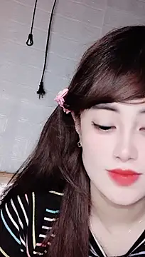 Sumii68 live room snapshot on Stripchat
