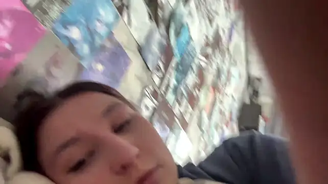 SuzanMoote Momentaufnahme des Live-Raums auf Stripchat
