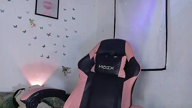 Sweet_baby_hellen снимок онлайн-комнаты на Stripchat