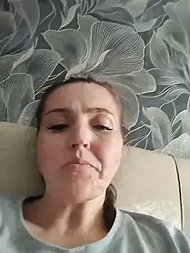 SweetyMommy77 momentopname van live room op Stripchat