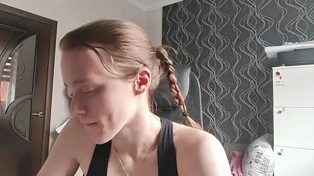TanaRaggs live room snapshot on Stripchat
