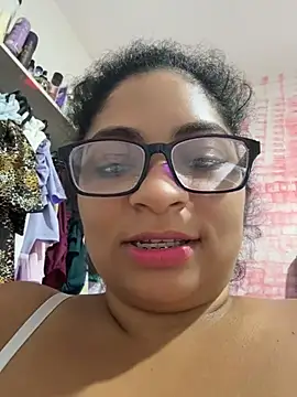 Tana_latin1- Momentaufnahme des Live-Raums auf Stripchat